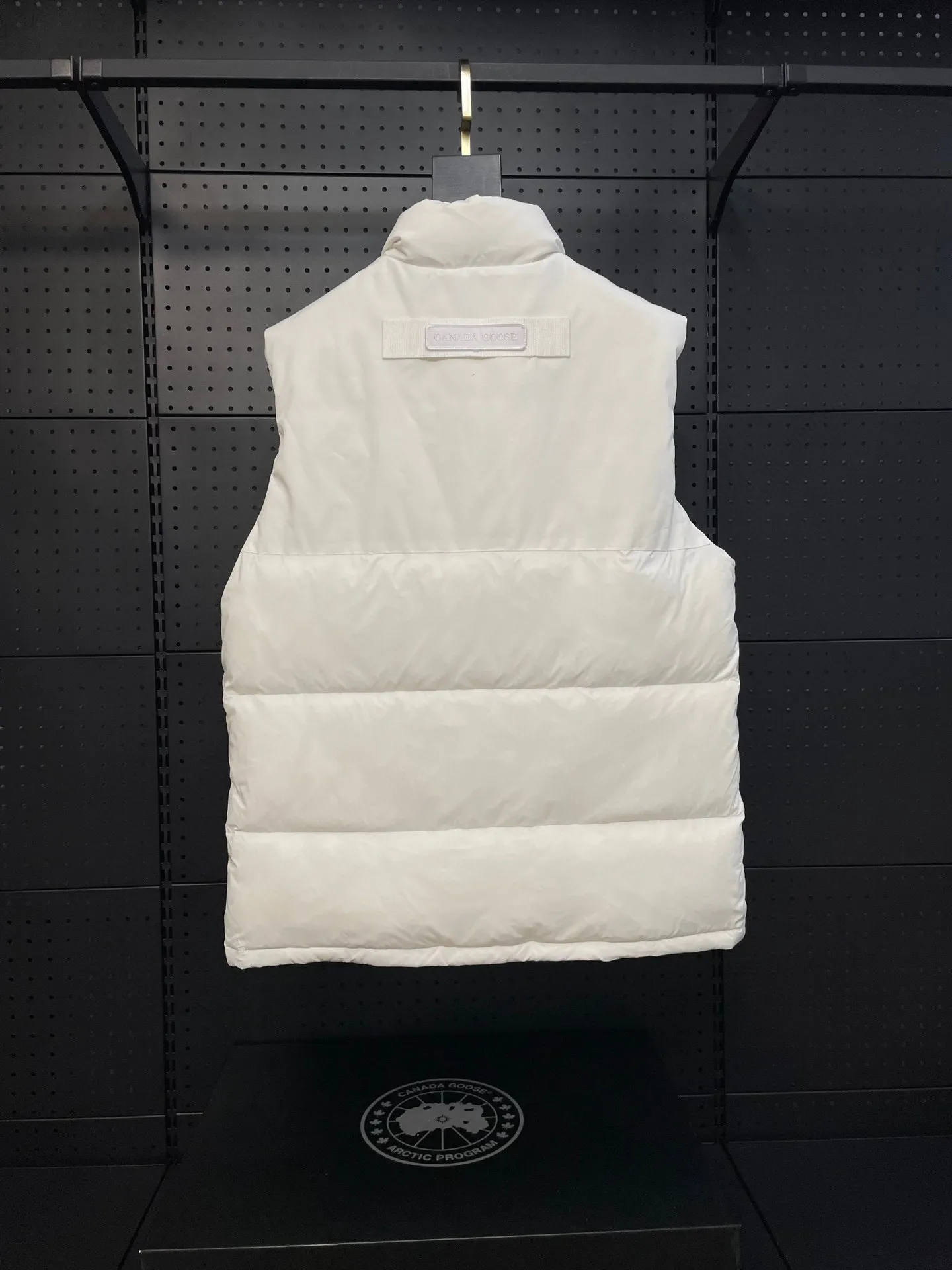 P560 Correct Version Top Replica] 2057MW Paradigm Freestyle Vest-WD Men's Model. Color: White Black Size: XS S M L XL XXL